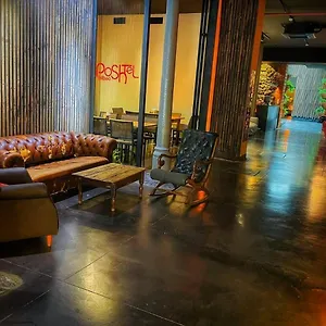 Poshtel - Premium Albergue